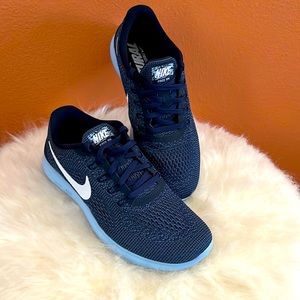 Womens Nike Flyknit Running Shoe